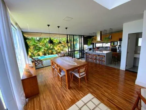 Imagem VENDA E LOCAÇÃO DE CASA NO CONDOMÍNIO REAL PARK, EM ARUJÁ/SP, 390m² com 3 suítes, piscina aquecida, 04 salas e garagem para 04 autos. CONSULTE-NOS
