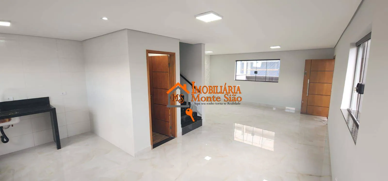 Imagem Sobrado com 3 dormitórios à venda, 186 m² por R$ 930.000,00 - Carmela III - Guarulhos/SP
