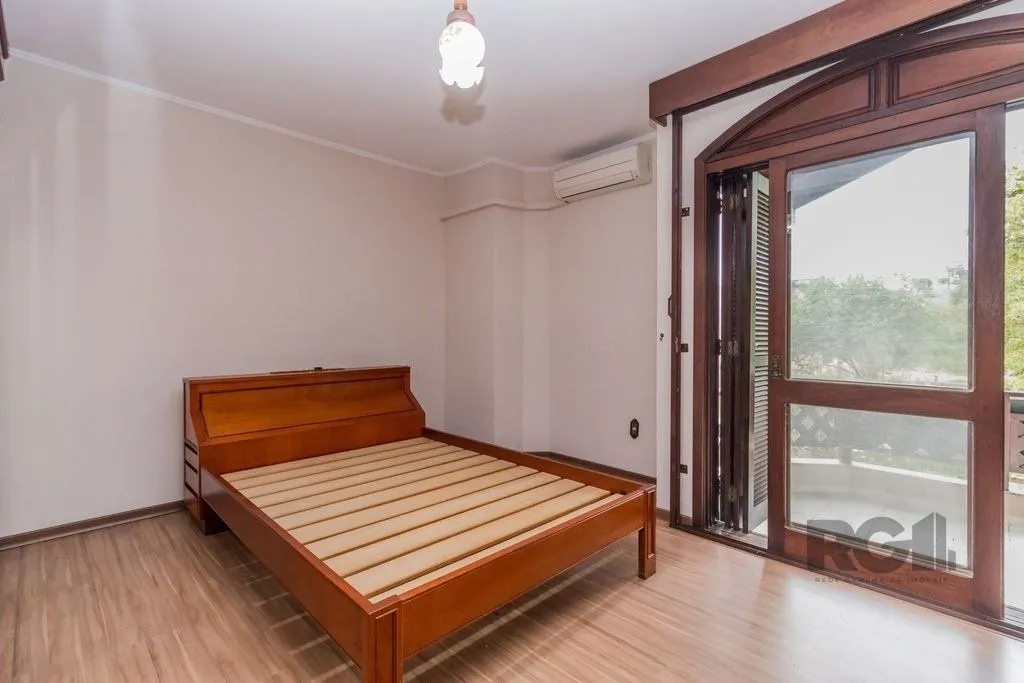 Imagem Casa com 287m², 5 dormitórios, piscina, 4 vagas no bairro Jardim Itu