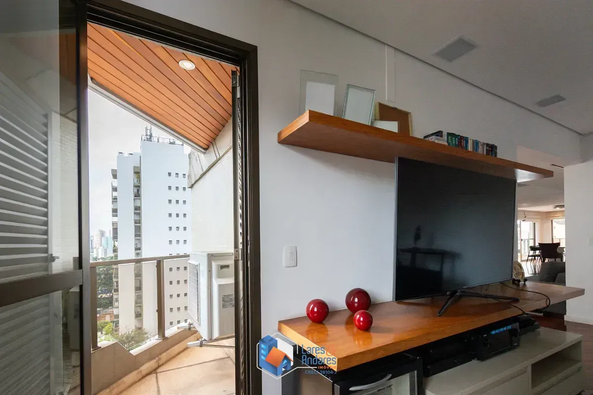 Imagem Cobertura para venda em Moema com 3 quartos, sendo 3 suítes, 389m²