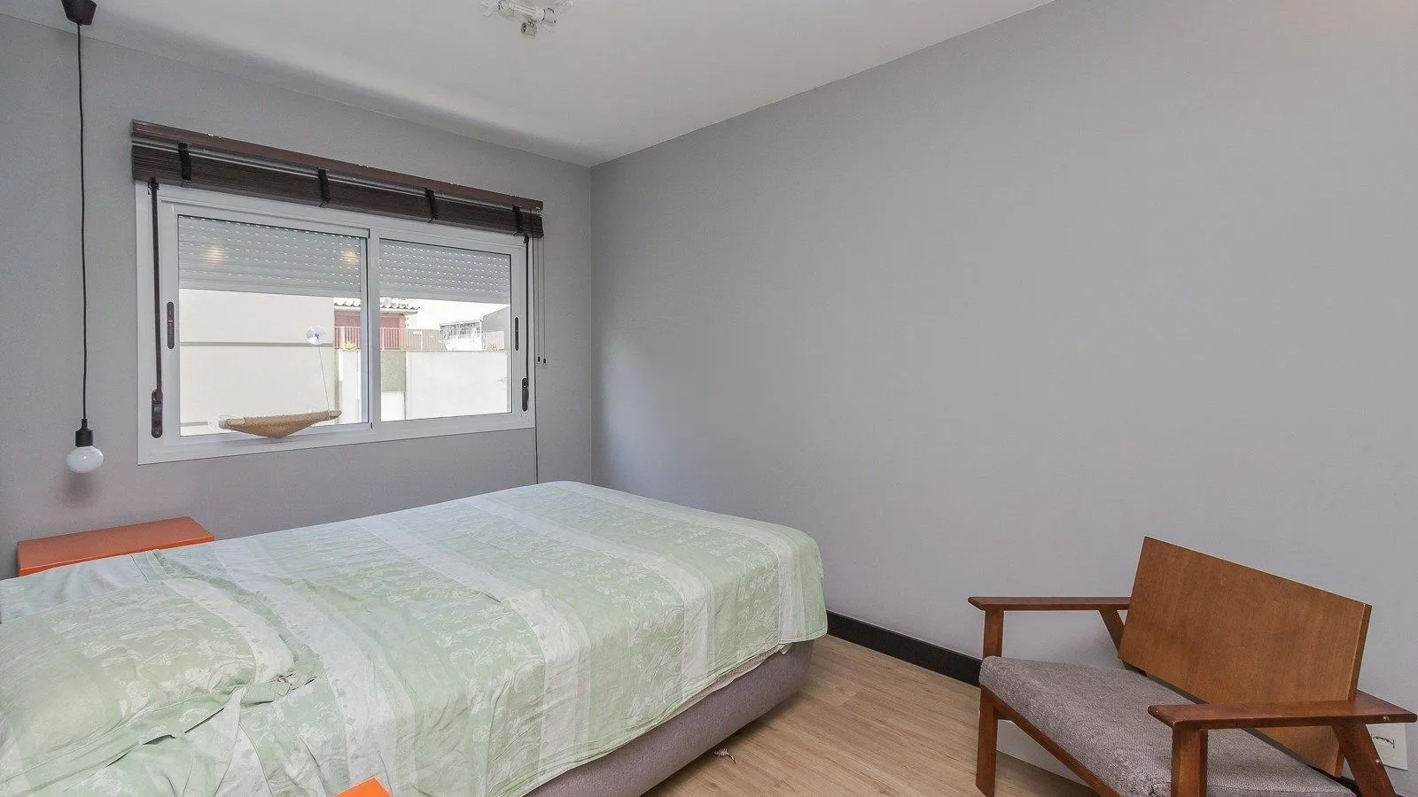 Imagem Apartamento 2 dormitórios, 1 suíte, 2 vagas, Petrópolis, Porto Alegre.