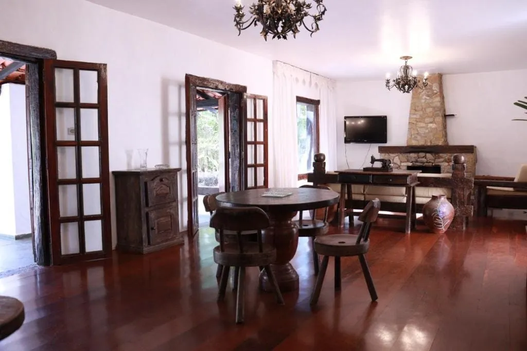 Imagem Chácara à venda 8 Quartos, 1 Suite, 11 Vagas, 10000M², Torrão de Ouro II, São José dos Campos - SP