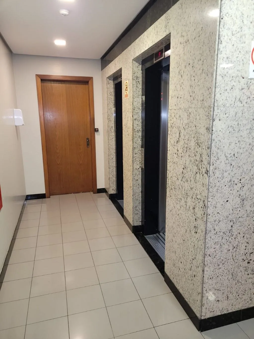 Imagem Apartamento de 3 quartos, suíte e 2 vagas de garagem no bairro Petrópolis em POA
