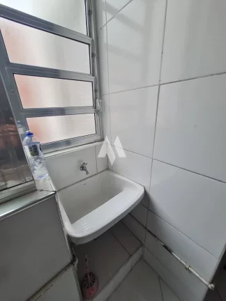 Imagem Apartamento 02 dormitórios -vaga demarcada - Quadra da Praia do Boqueirão/Santos