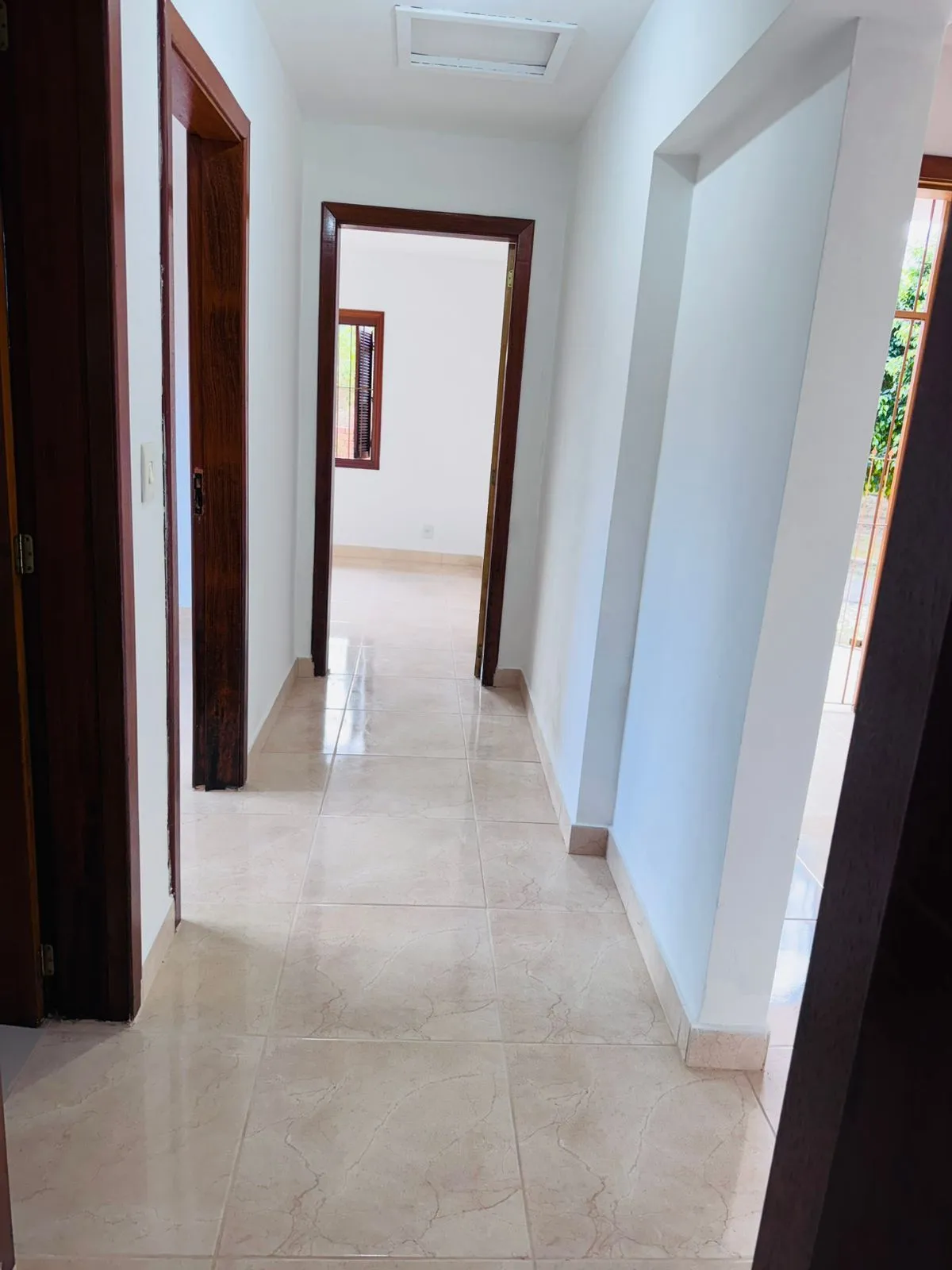 Imagem Casa no bairro Guarujá - 3 dormitórios - 1 suíte