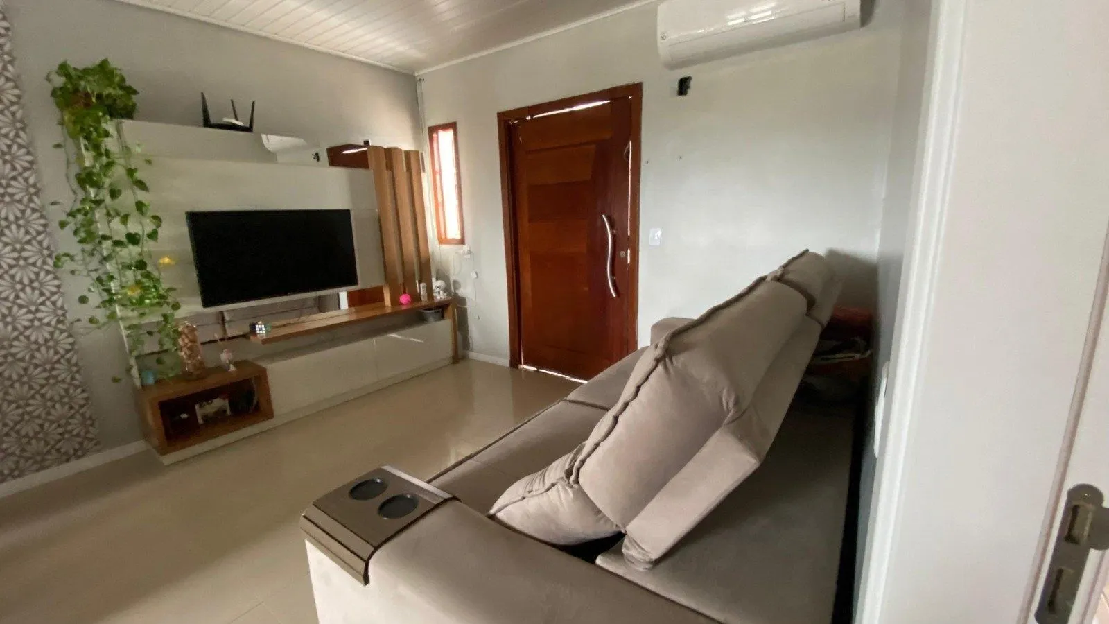 Imagem Casa térrea com 2 dormitórios, totalmente reformada.