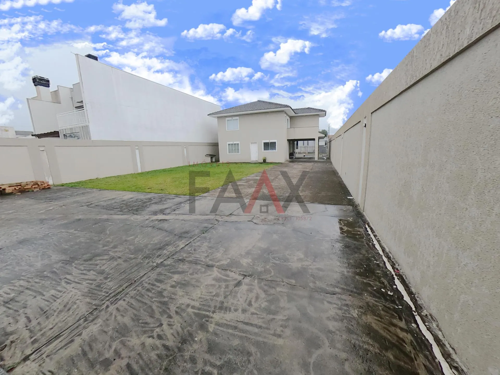 Imagem Sobrado com 4 dormitórios à venda,648.00 m², Alto da XV, GUARAPUAVA - PR