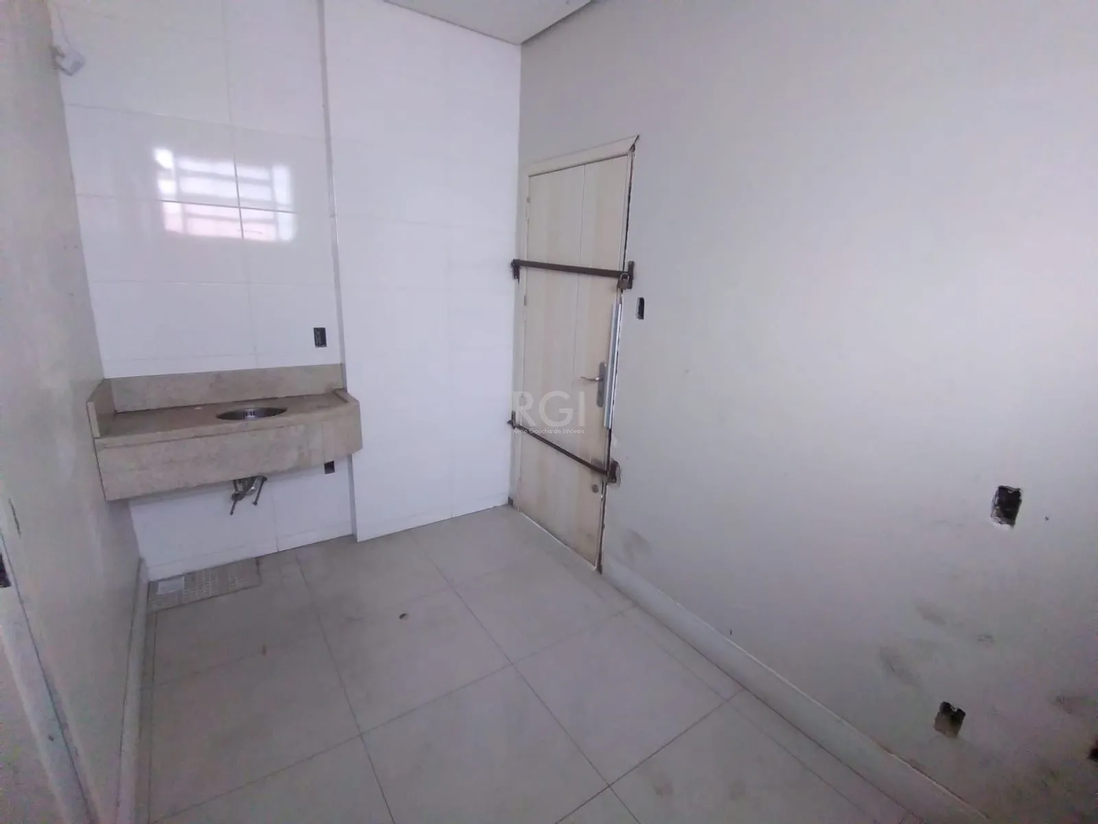 Imagem Casa Comercial para Venda - 250m², 0 dormitórios, 10 vagas - Glória