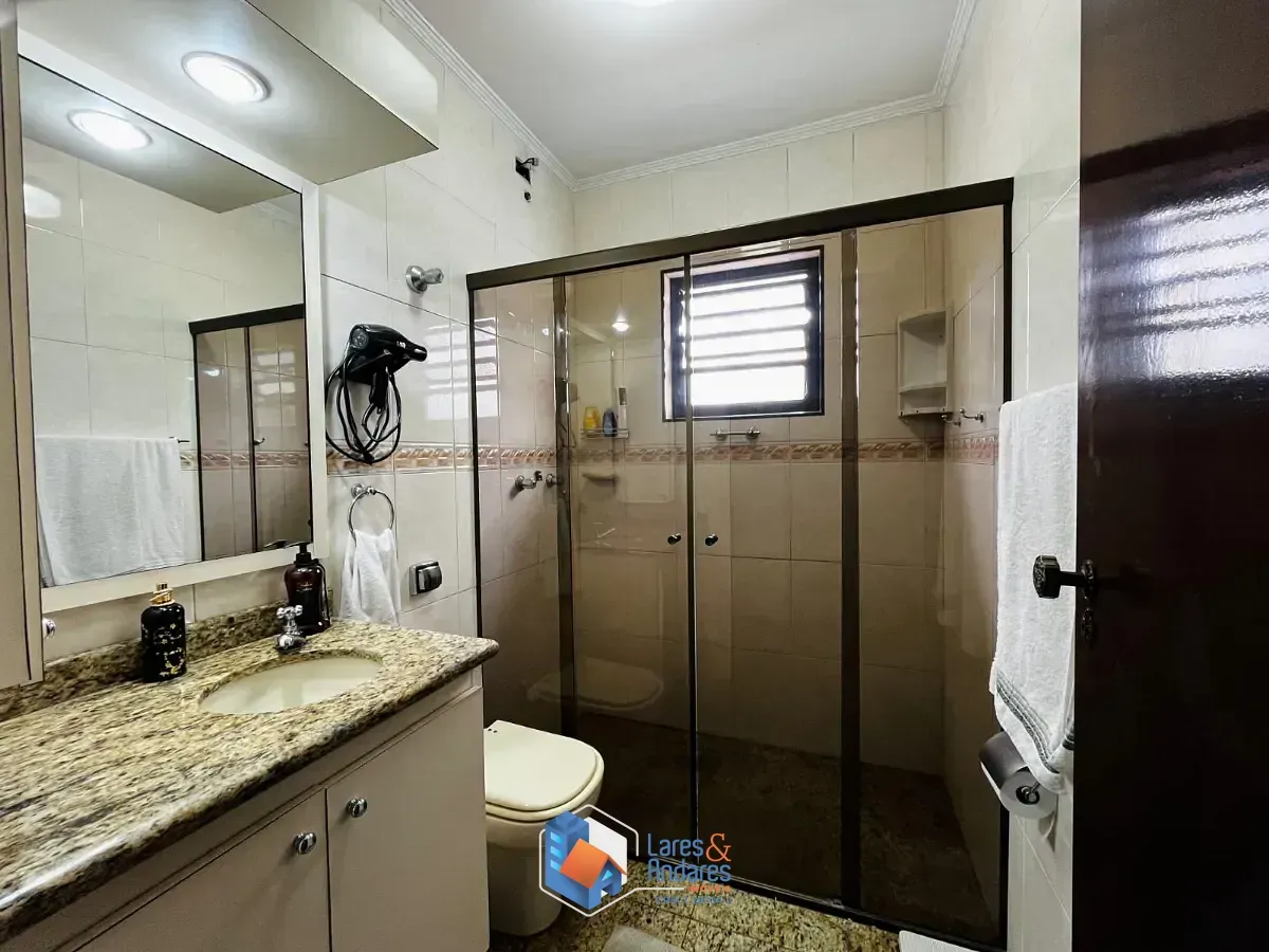 Imagem Sobrado para venda em Bosque da Saúde com 3 quartos, sendo 3 suítes, 217m²