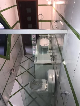 Imagem CASAL IMÓVEIS VENDE CASA 4/4 - 2 SUÍTES - 2 VGS