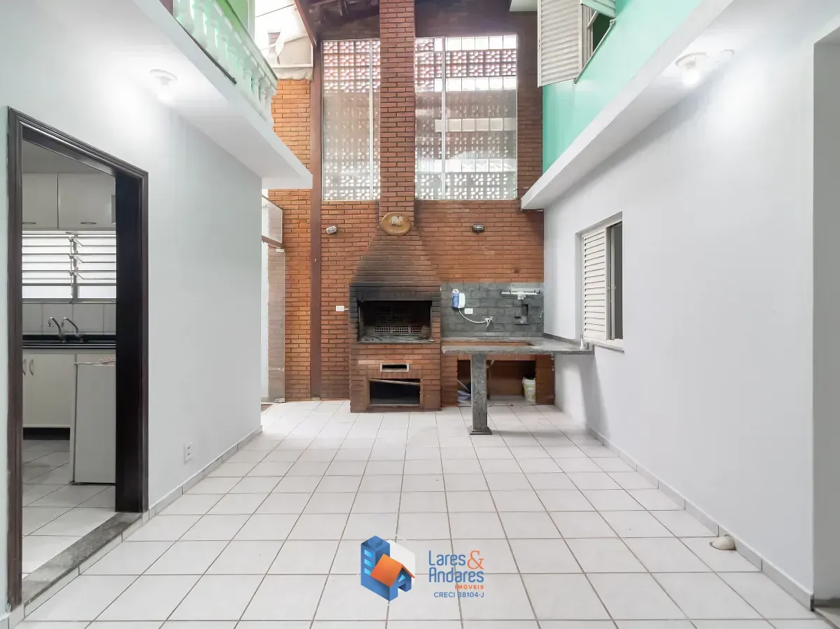 Imagem Casa para venda em Parque Maria Domitila com 5 quartos, sendo 2 suítes, 310m²