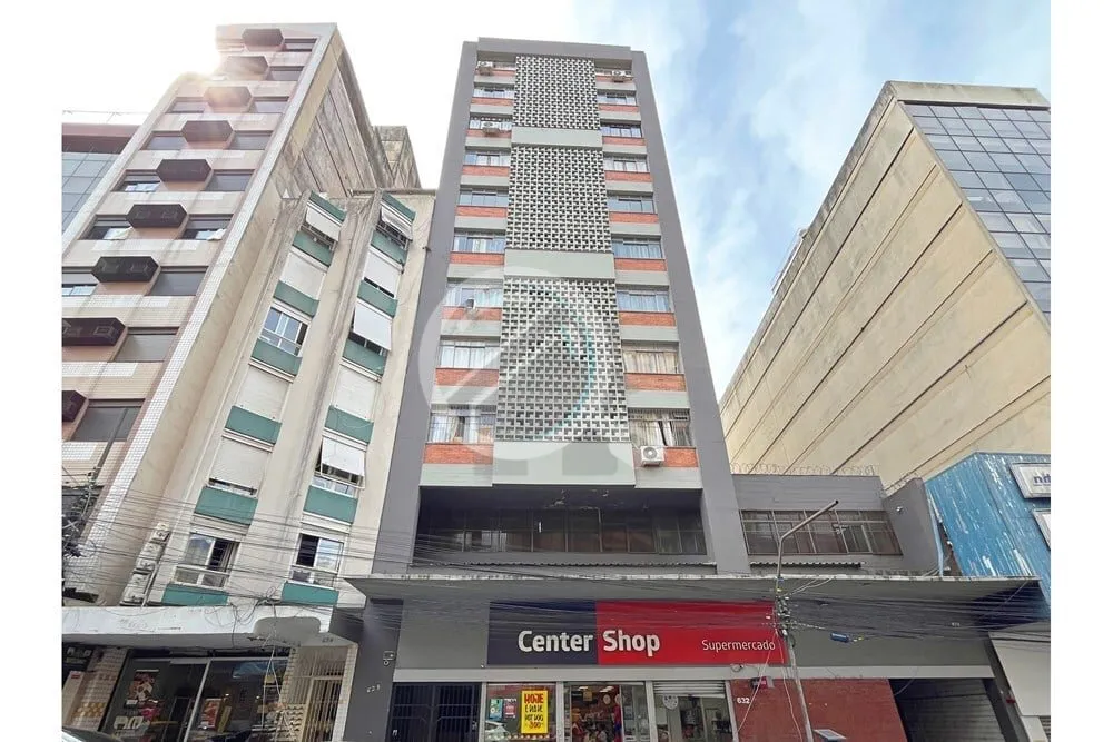 Imagem Excelente apartamento à venda, localizado na Avenida Alberto Bins, junto ao SENAC. Apartamento com ...