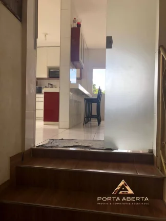 Imagem Casa de 3 Quartos, sendo 1 suite - Quitandinha - COD 13755