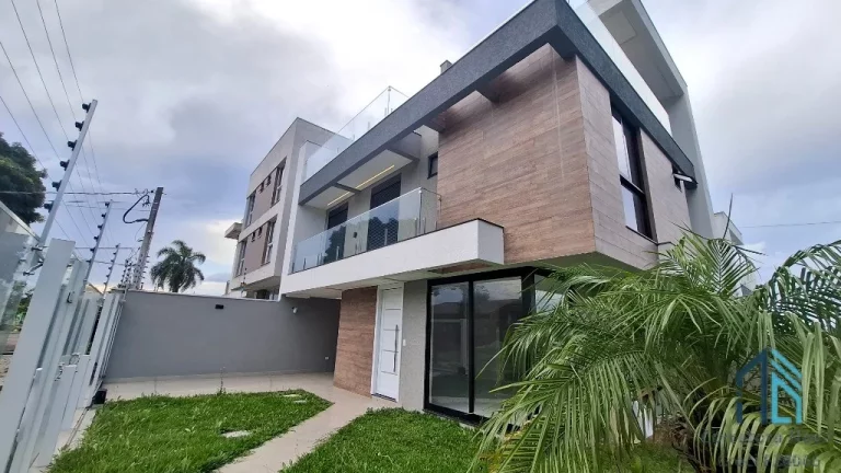 Foto do imóvel Sobrado alto padrão de esquina, com ático e terraço, 03 suítes, no Boa Vista em Curitiba PR