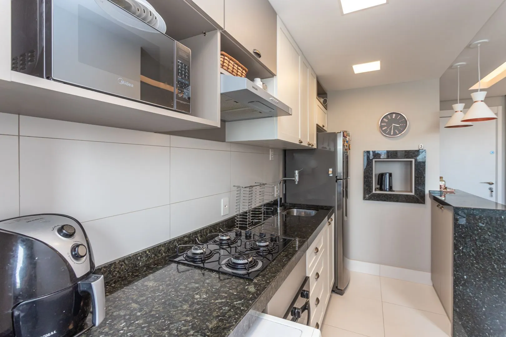 Imagem Apartamento 02 dormit com suíte e 01 vaga, no bairro Azenha, em Porto Alegre.