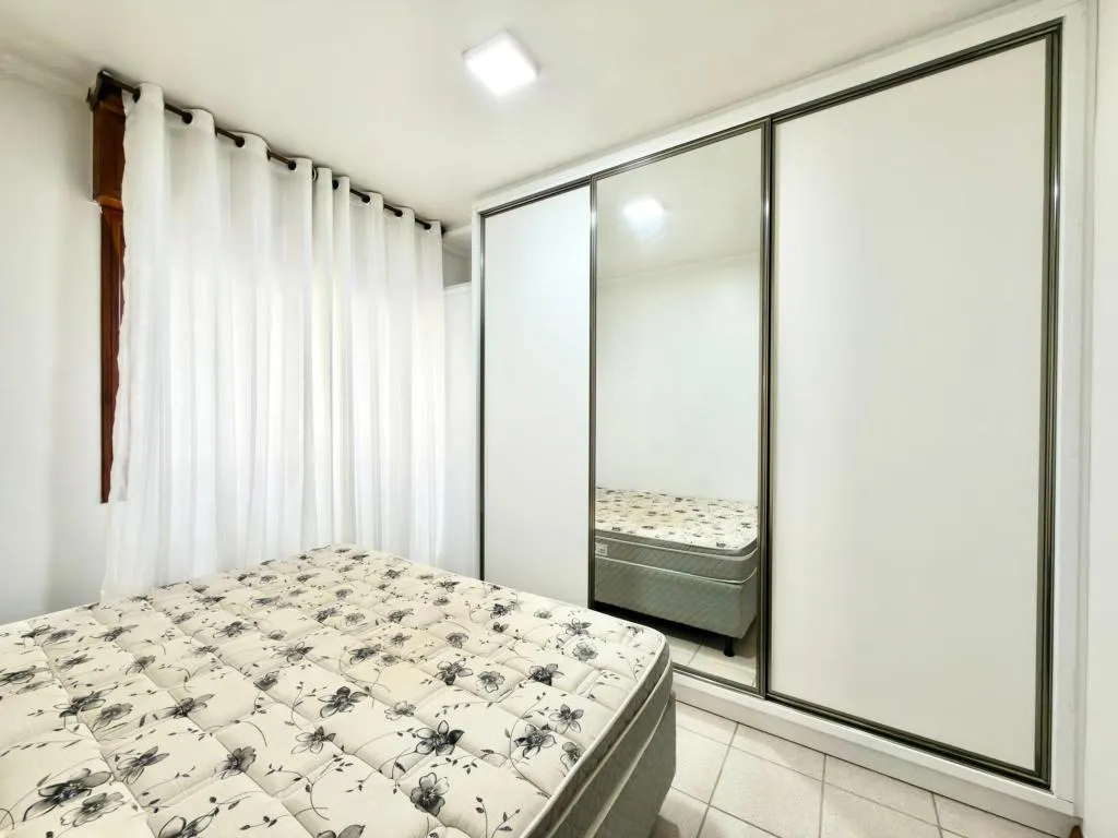 Imagem Apartamento 2Dórmitórios dependência - Bairro Zona Nova
