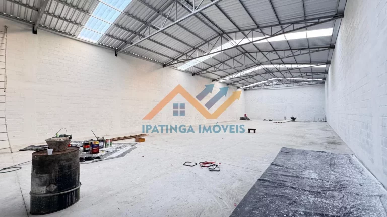 Imagem Galpão com aproximadamente 400m² á venda no bairro Bom Jardim - Ipatinga