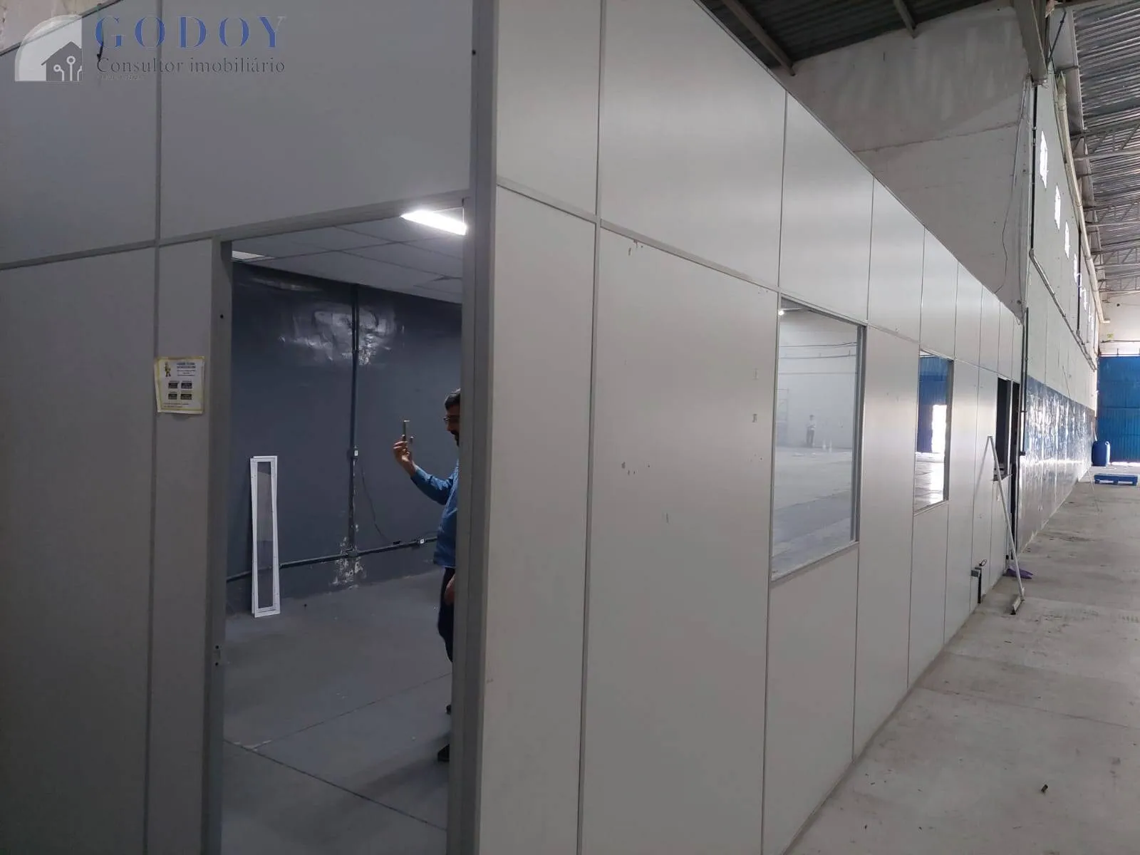 Imagem Galpão Comercial e Industrial com 825m² para Locação