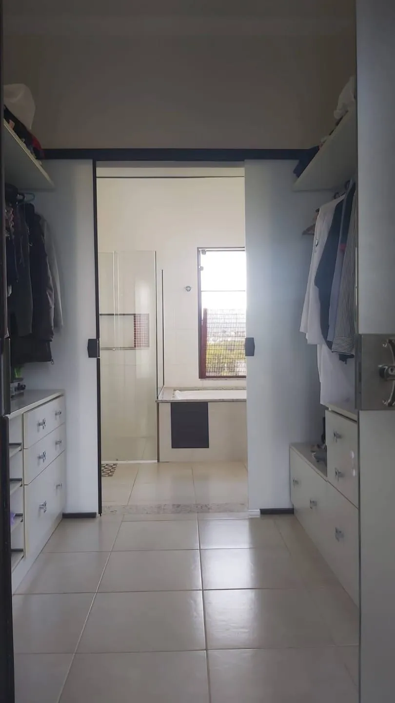Imagem Casa à venda 3 Quartos, 3 Suites, 4 Vagas, 1078M², Abaete, Taubaté - SP | Reserva Altos do Cataguá