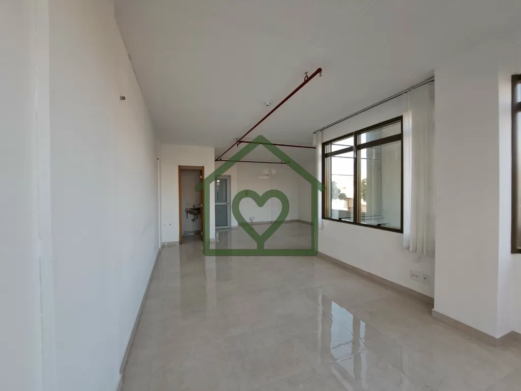 Imagem SALA COMERCIAL 47M² PRIVATIVOS I VAGA I FLORESTA I ZONA NORTE 
 
ABRIANOS vende linda sala com piso...