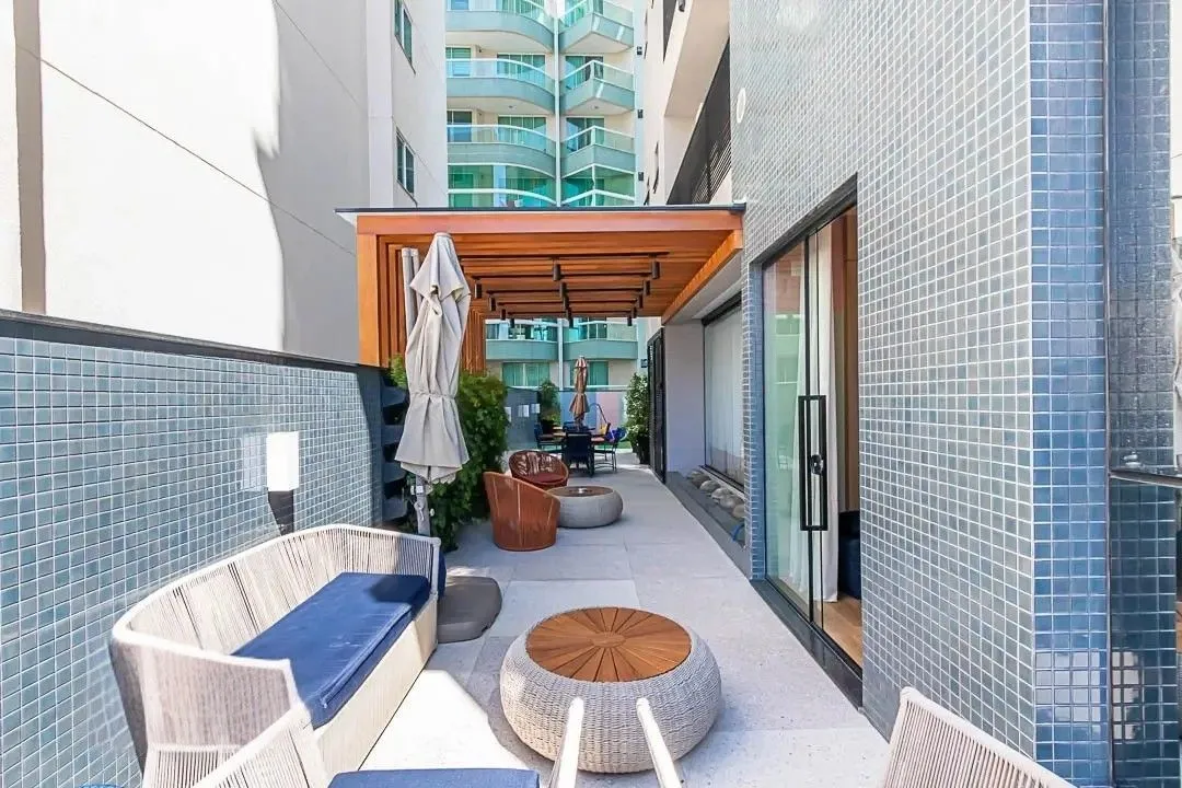 Imagem LUXO NA QUADRA DO MAR EM MEIA PRAIA ITAPEMA: 127m² MOBILIADO COM 3 SUÍTES E 3 VAGAS
