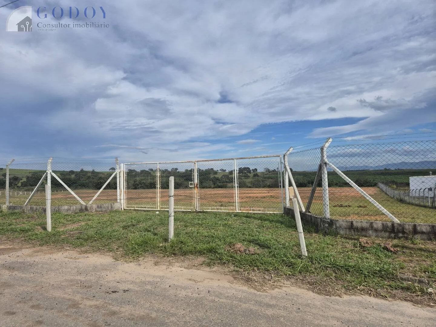 Imagem Terreno Industrial - Entrada de Pindamonhangaba - Próximo à Rod. Pres.Dutra