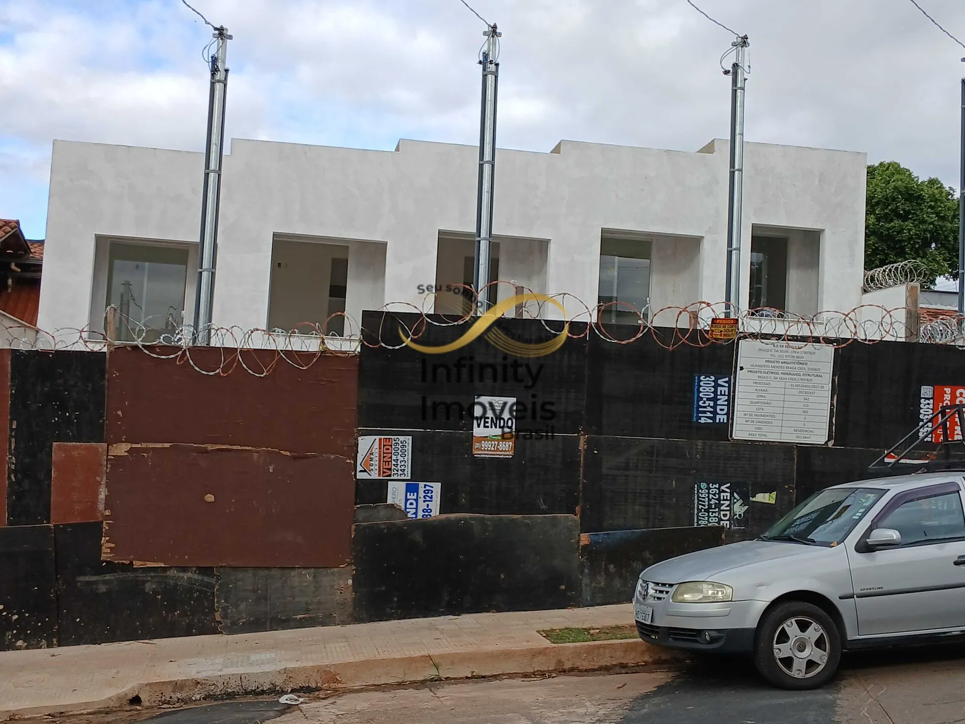 Imagem Casa à venda no bairro Floramar - Belo Horizonte/MG