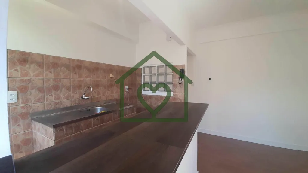 Imagem Apartamento de um dormitório à venda ou para alugar em Porto Alegre, com cozinha americana equipad...