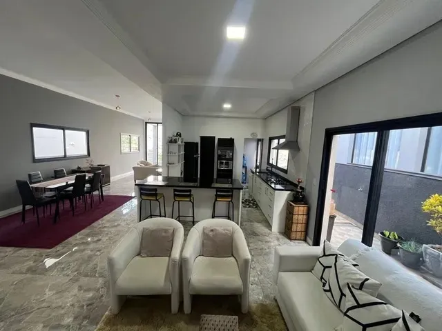 Imagem Casa de alto padrão em condomínio no bairro Suru em Santana de Parnaíba-SP: 3 quartos, 3 suítes, 2 salas, 5 banheiros, 2 vagas, 200m².