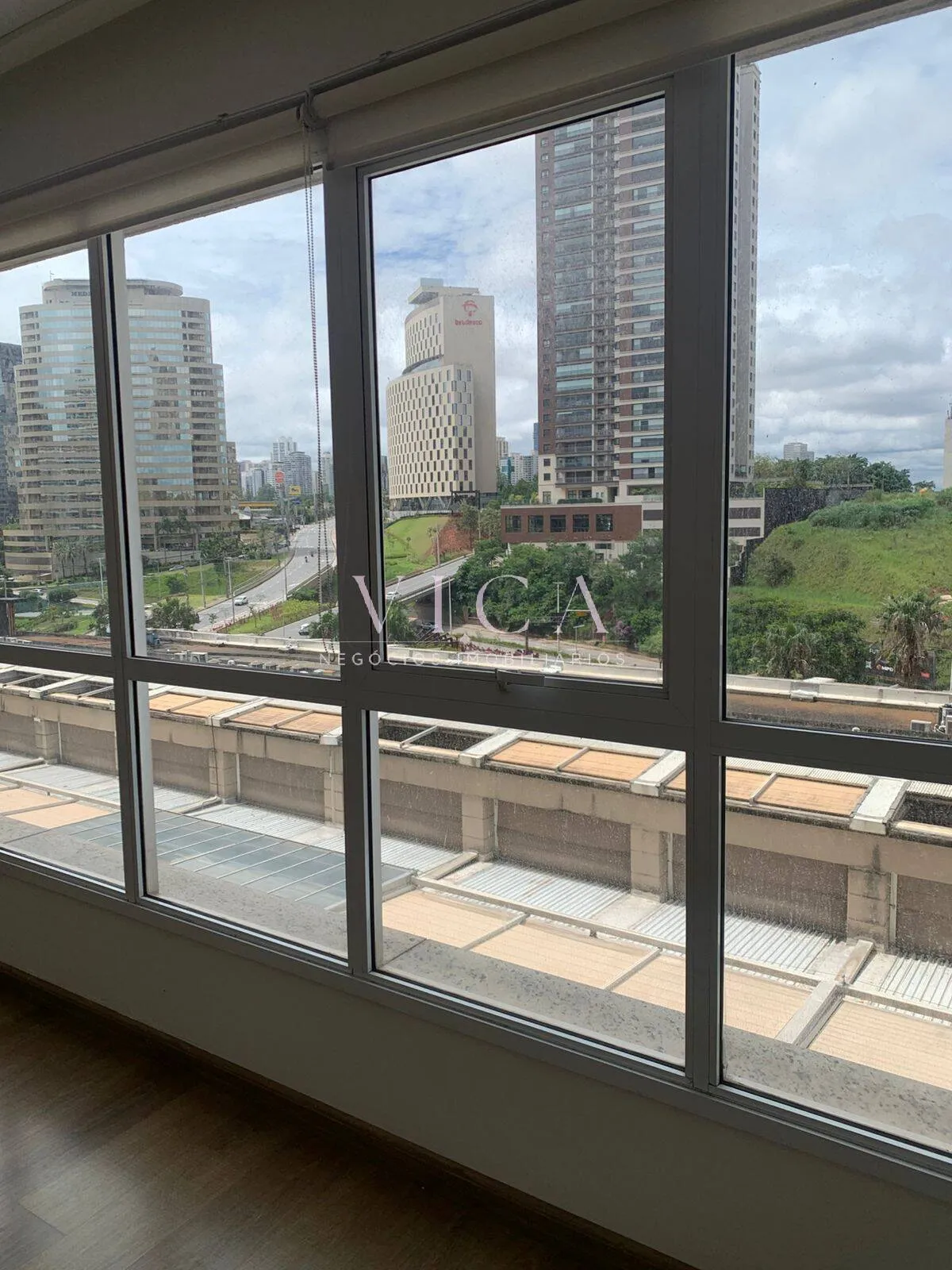 Imagem Sala Com 56m² para aluguel por R$ 3.500,01 - Alphaville/SP