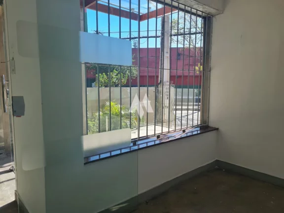 Imagem Sobrado Comercial para alugar no Canal 01 em Santos - SP