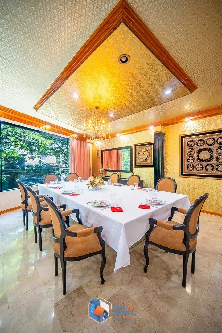 Imagem Sobrado para venda em Sumaré com 4 quartos, sendo 4 suítes, 380m²