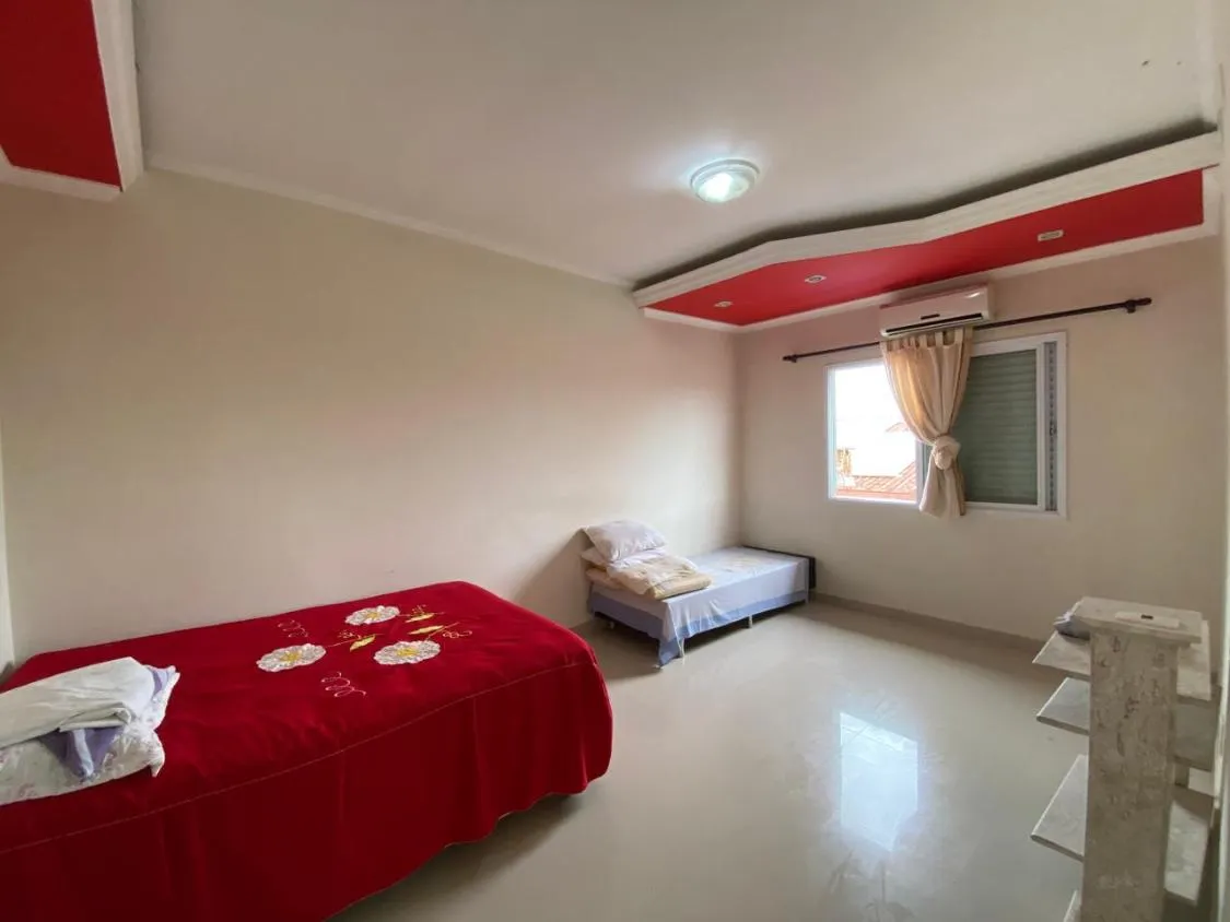 Imagem CASA DE ALTO PADRÃO COM 04 DORMITÓRIOS, PISCINA AQUECIDA E ACEITA FINANCIAMENTO BANCÁRIO LADO PRAIA EM ITANHAÉM