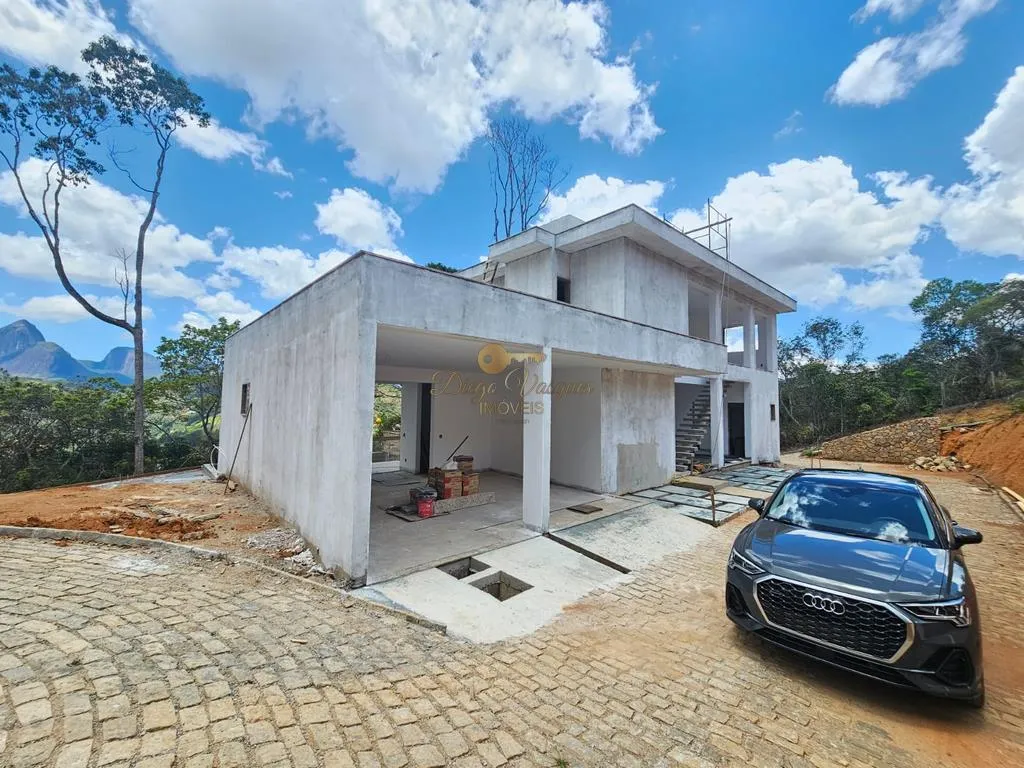 Imagem Casa em Condomínio para Venda em Petrópolis / RJ no bairro Itaipava