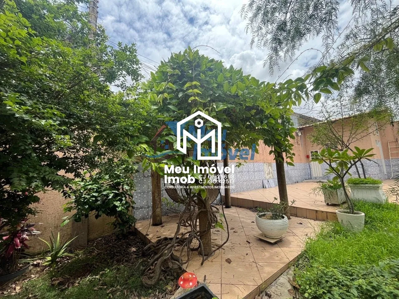 Imagem Casa 4 Quartos 2 Suítes 7 Vagas 380m² Escritura Taguatinga