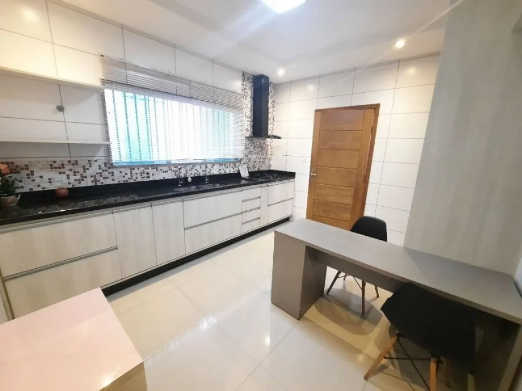 Imagem CASA COM 175,00 m² - GUILHERMINA - PRAIA GRANDE SP