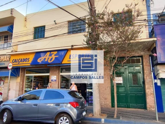 Foto do imóvel Casa com 3 dormitórios para alugar por R$ 3.861/mês - Rua Treze de Maio -Centro - Socorro/SP