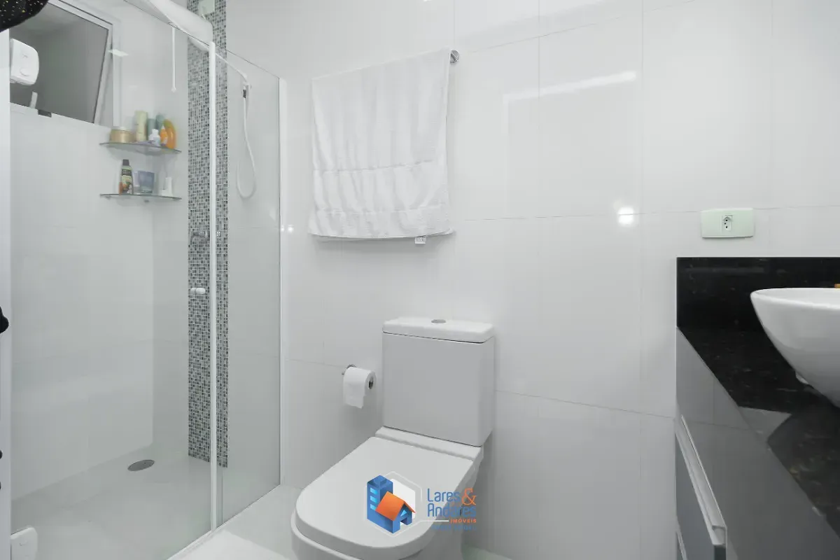 Imagem Casa para venda em Parque São Domingos com 4 quartos, sendo 2 suítes, 210m²