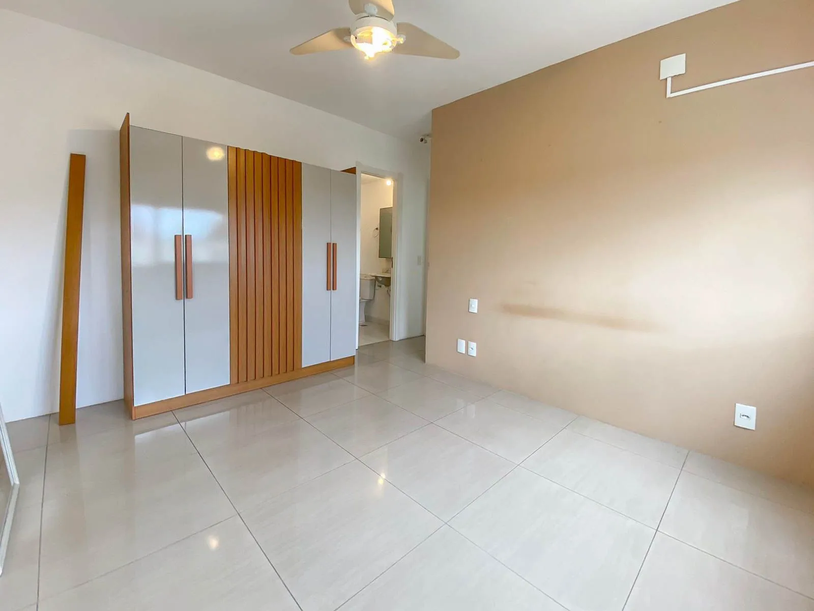 Imagem Apartamentos / 2 Dormitórios / 1 Suíte / 1 Vaga / São Sebastião / Porto Alegre / RS
