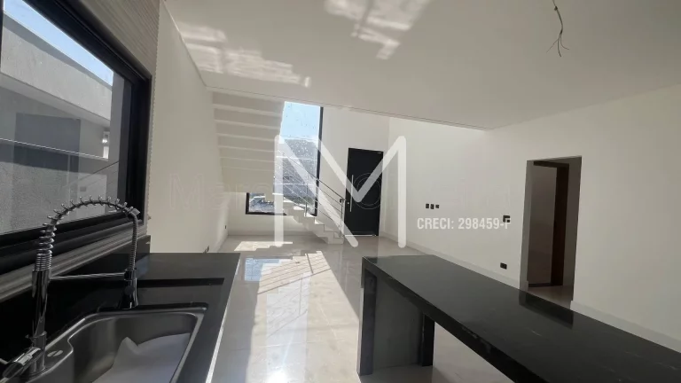 Imagem Casa Sobrado à venda 4 Quartos 4 Suítes 258m² Condomínio - Bairro Floresta