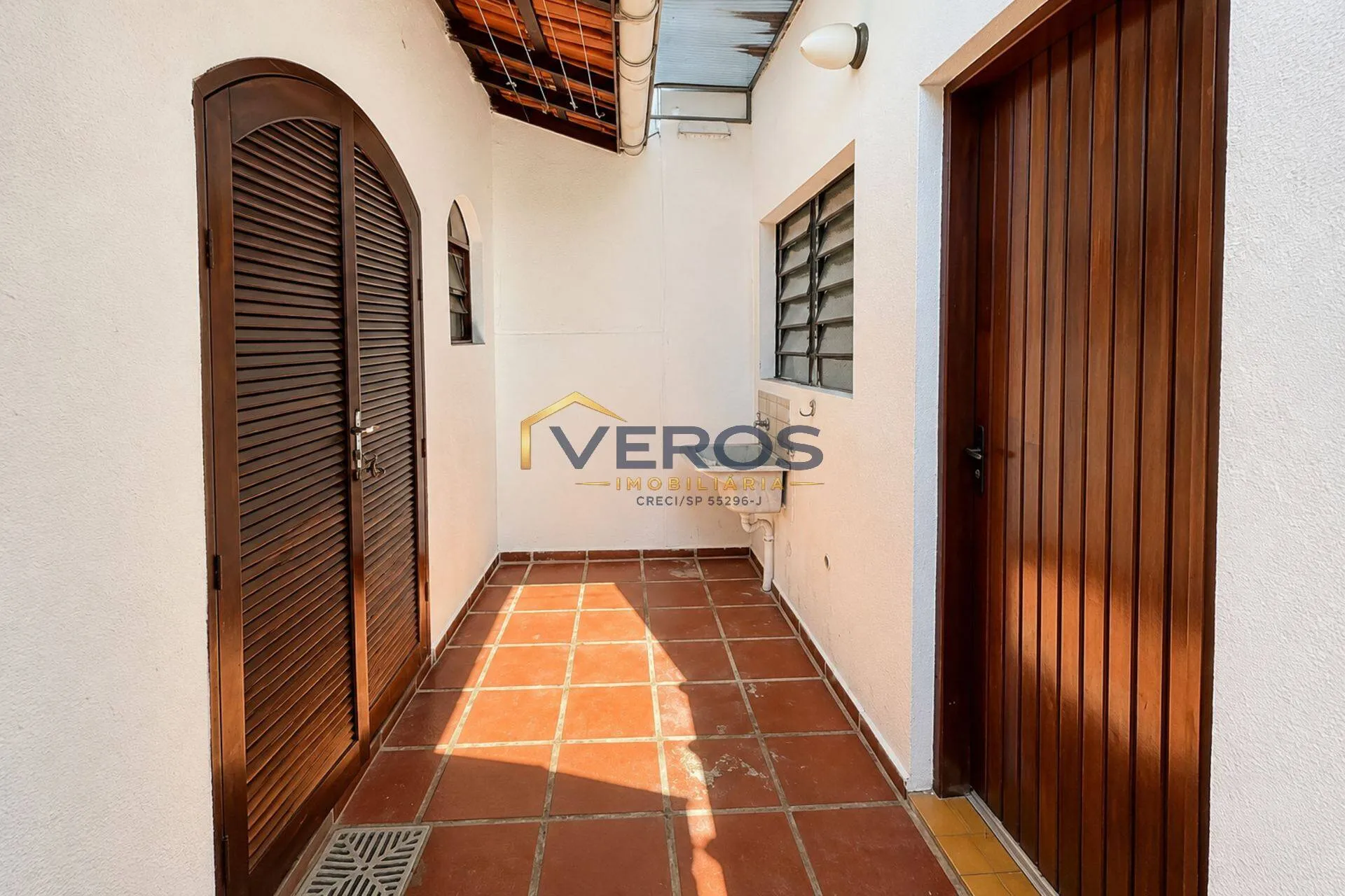 Imagem Casa em condominio 3 quartos venda 600m da praia do Indaiá em Caraguatatuba