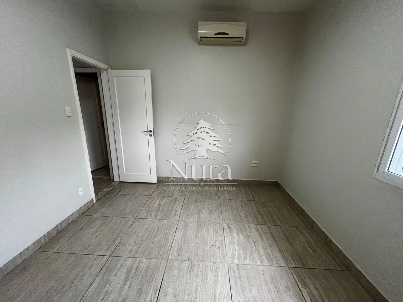 Imagem Sobrado de 3 quartos, 152m² no bairro Embaré, em Santos