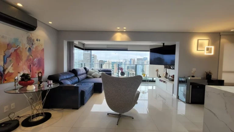 Imagem Imóvel de alto padrão no Brooklin, São Paulo-SP: Apartamento 3 suítes, 2 salas, 5 banheiros, 3 vagas. Venha conhecer!