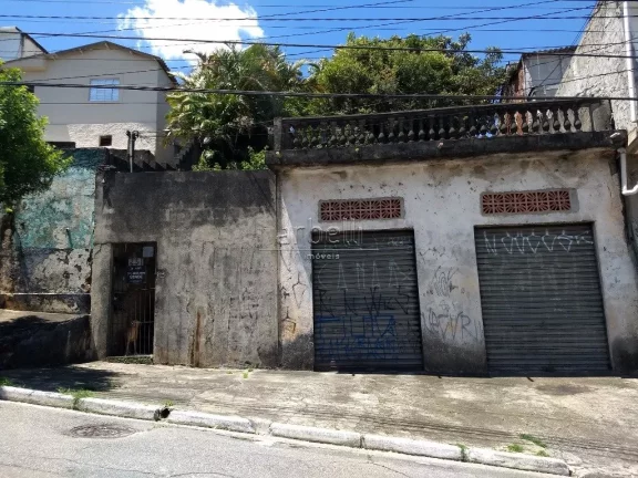 Imagem Excelente oportunidade de investimento! Terreno em aclive com medidas de 10m x 30m (367m²) com 14,5...