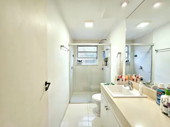 Imagem Apartamento no Bairro Itaim Bibi com 3 Quartos sendo 1 Suíte, 4 Banheiros, 1 Vaga de Garagem.