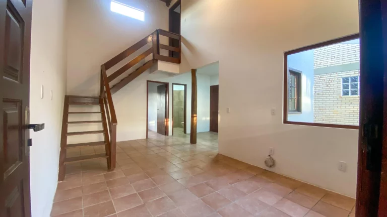 Imagem Casa à venda em Garopaba-SC, 2 quartos, 1 suíte, 1 vaga de garagem, 80m² - Jardim Panorâmico!