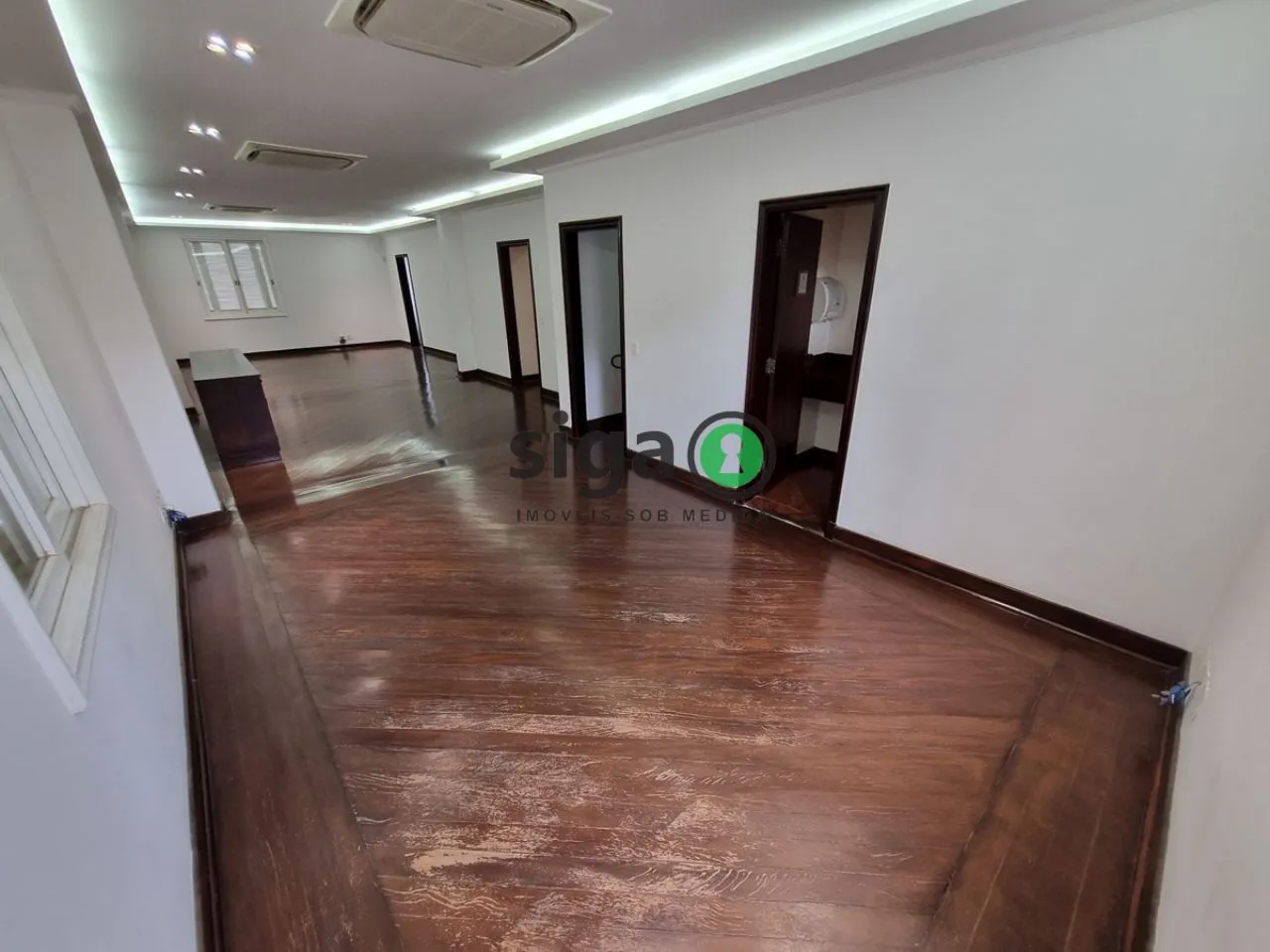 Imagem Casa para Venda ou Aluguel no Jardim América com 5 quartos e 1355m²