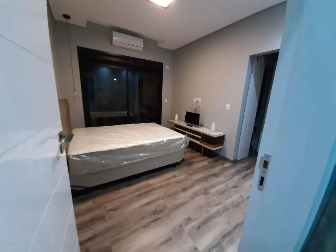 Imagem Casa de luxo em condomínio na Chácara Junqueira, Tatuí-SP: 3 quartos, 3 suítes, 3 salas, 5 banheiros, 4 vagas de garagem, 288m².