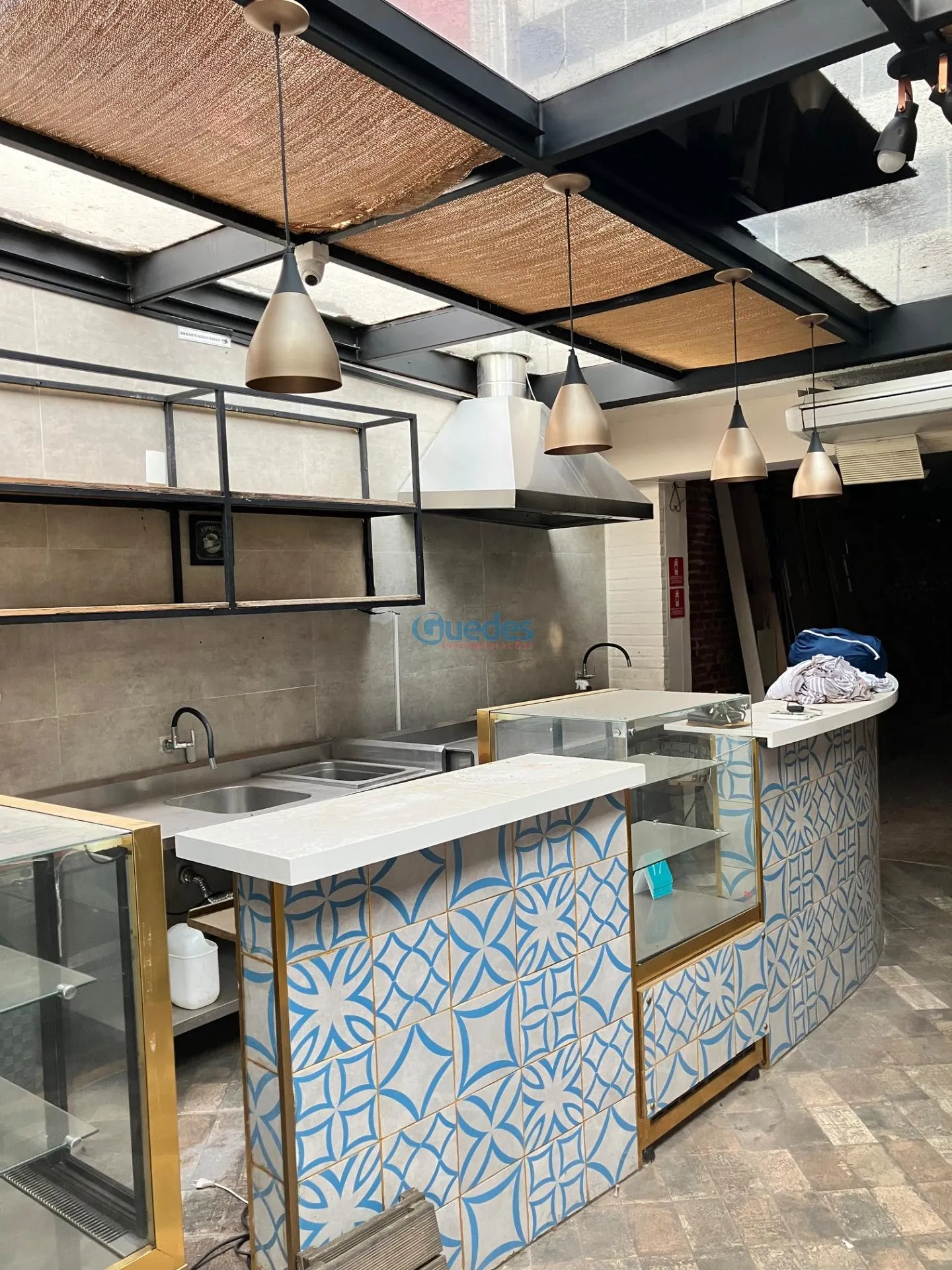 Imagem Imóvel comercial à venda, inclui instalações para restaurante. R$ 1.400.000