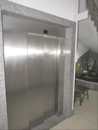 Imagem Aluga-se Sala comercial com 88 m² no bairro Santa Cecília - Porto Alegre/RS